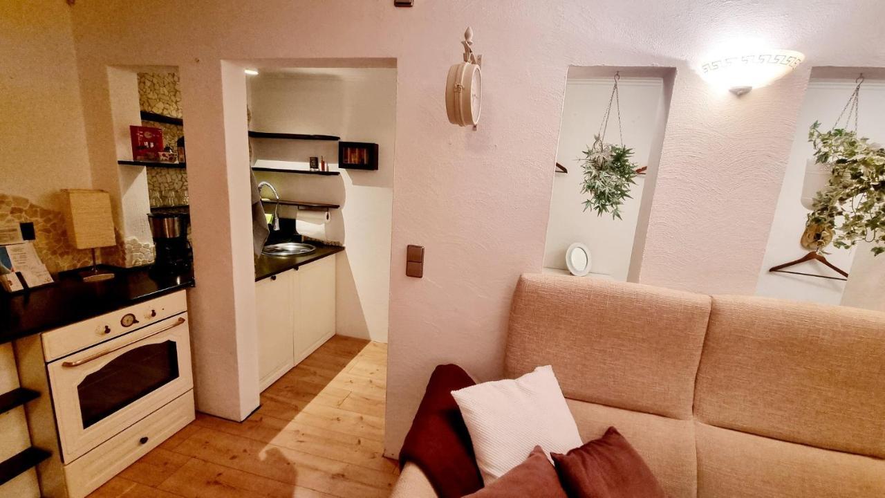 Ruheoase Am Waldrand - Auf 90Qm Sind Nicht Nur Die Eltern Und Bis Zu 5 Kinder Willkommen, Auch Hunde Und Katzen Sind Willkommen Laichingen Exterior photo