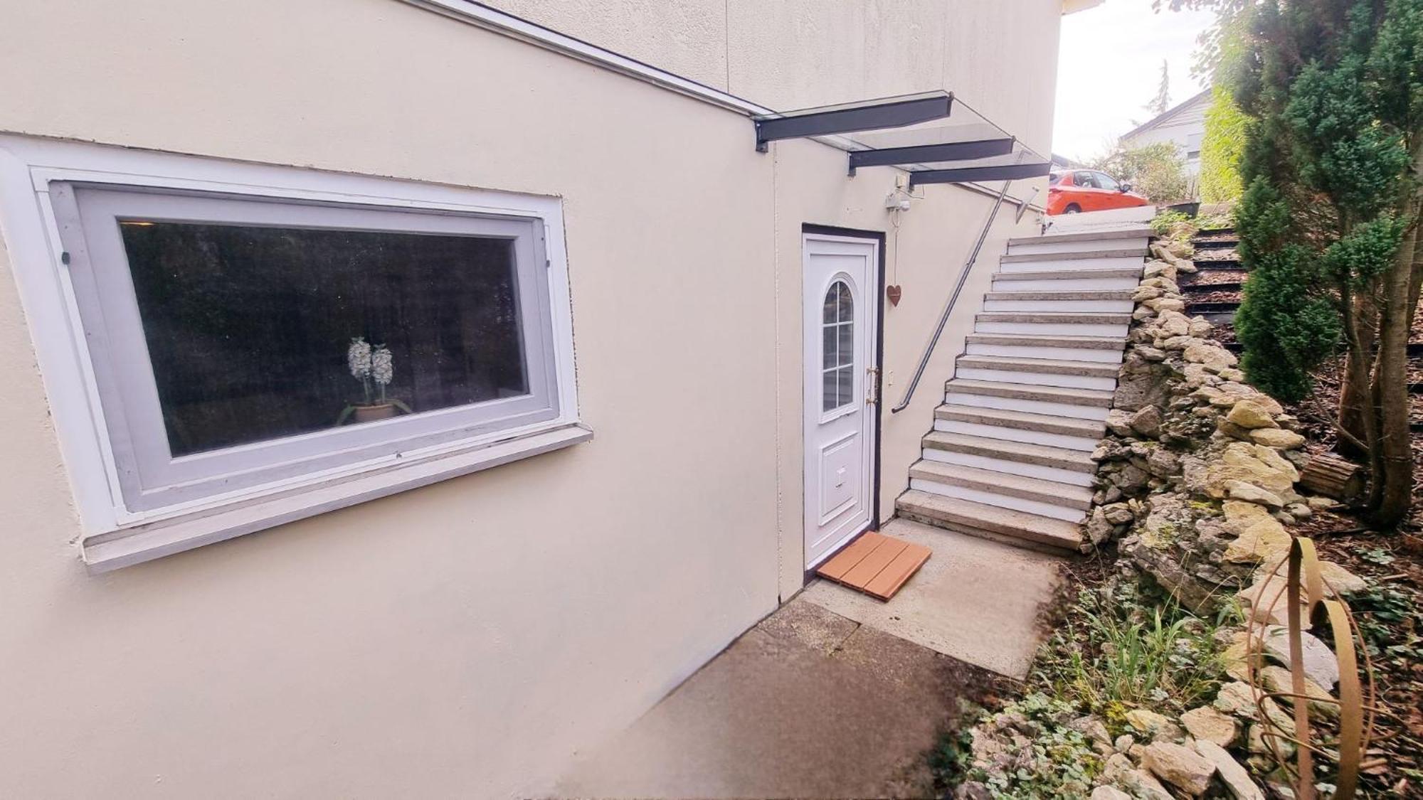 Ruheoase Am Waldrand - Auf 90Qm Sind Nicht Nur Die Eltern Und Bis Zu 5 Kinder Willkommen, Auch Hunde Und Katzen Sind Willkommen Laichingen Exterior photo